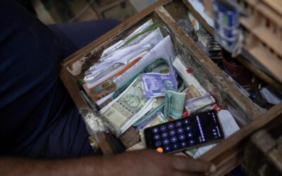 अमेरिकी डॉलर के मुकाबले रुपया 17 पैसे टूटकर 92.71 पर आ गया