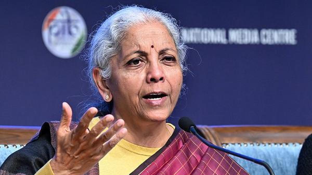 बजट विकास के साधन के रूप में निवेश पर ध्यान केंद्रित करता है; सीतारमण का कहना है कि घाटे का लक्ष्य सरकार की प्राथमिकता को रेखांकित करता है