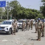 Create a catchy breaking news headline in Hindi.