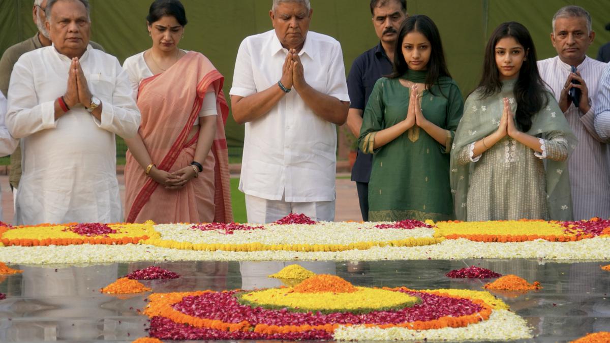 किसानों को आय बढ़ाने के लिए कृषि उत्पादों का पता लगाने की जरूरत है: उपराष्ट्रपति जगदीप धनखड़