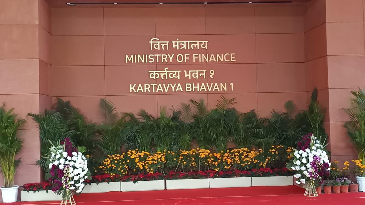 युद्ध के बावजूद, अप्रैल 2026 में पश्चिम एशिया से भारत में शुद्ध प्रेषण 70% बढ़ गया