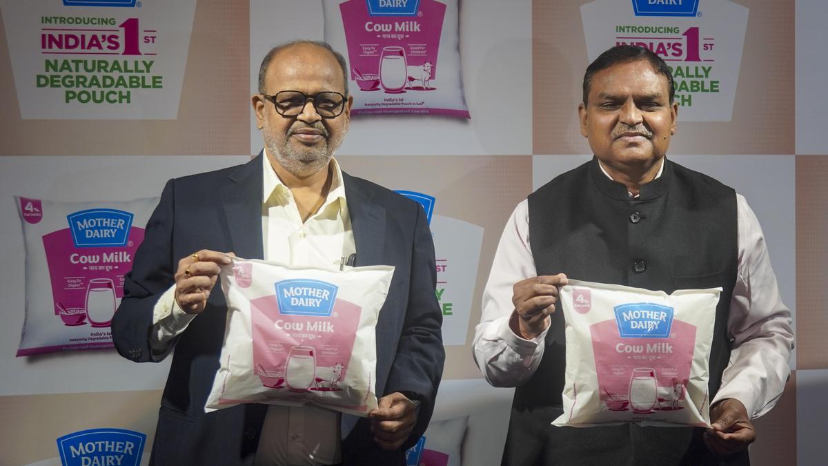 दूध आपूर्ति की स्थिति आरामदायक; खुदरा कीमतें बढ़ाने का कोई इरादा नहीं: मदर डेयरी चेयरमैन