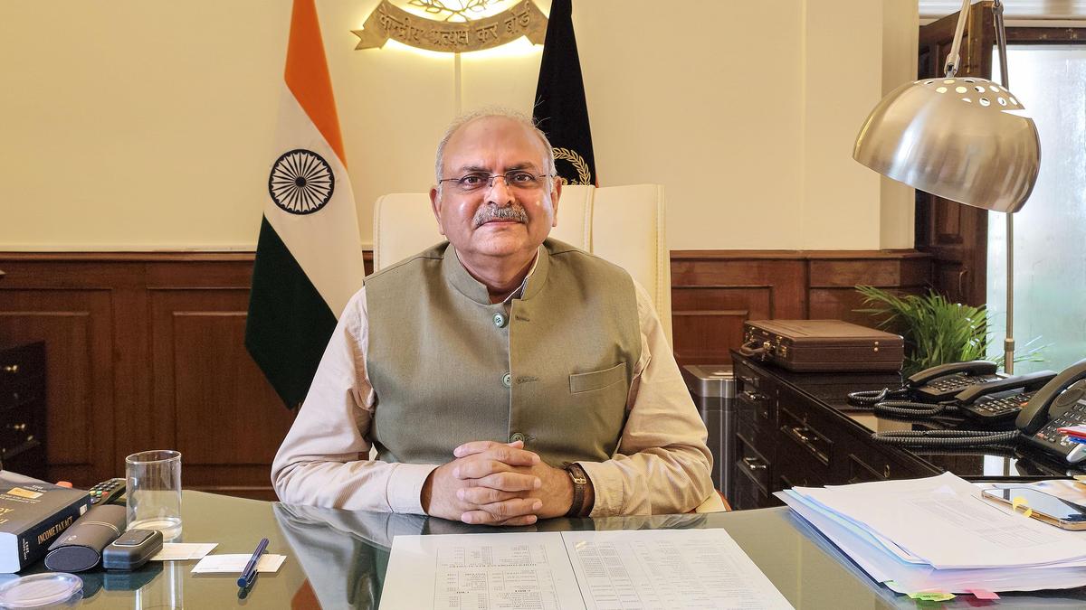 केंद्र ने सीबीडीटी के अध्यक्ष रवि अग्रवाल का कार्यकाल छह महीने के लिए बढ़ा दिया है