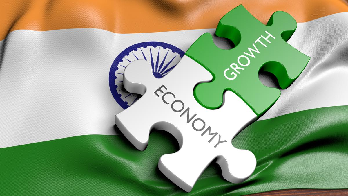 मांग में नरमी के कारण जून 2026 में भारत की सेवा पीएमआई 17 महीने के निचले स्तर 57.4 पर आ गई